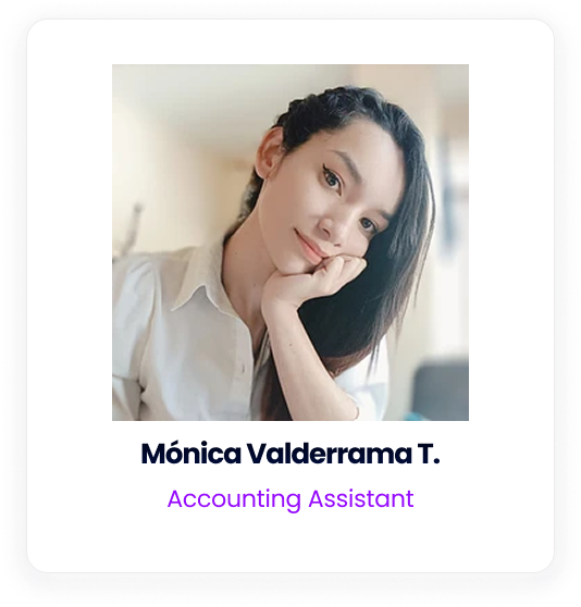 Portrait of Mónica Valderrama T., an accounting assistant.